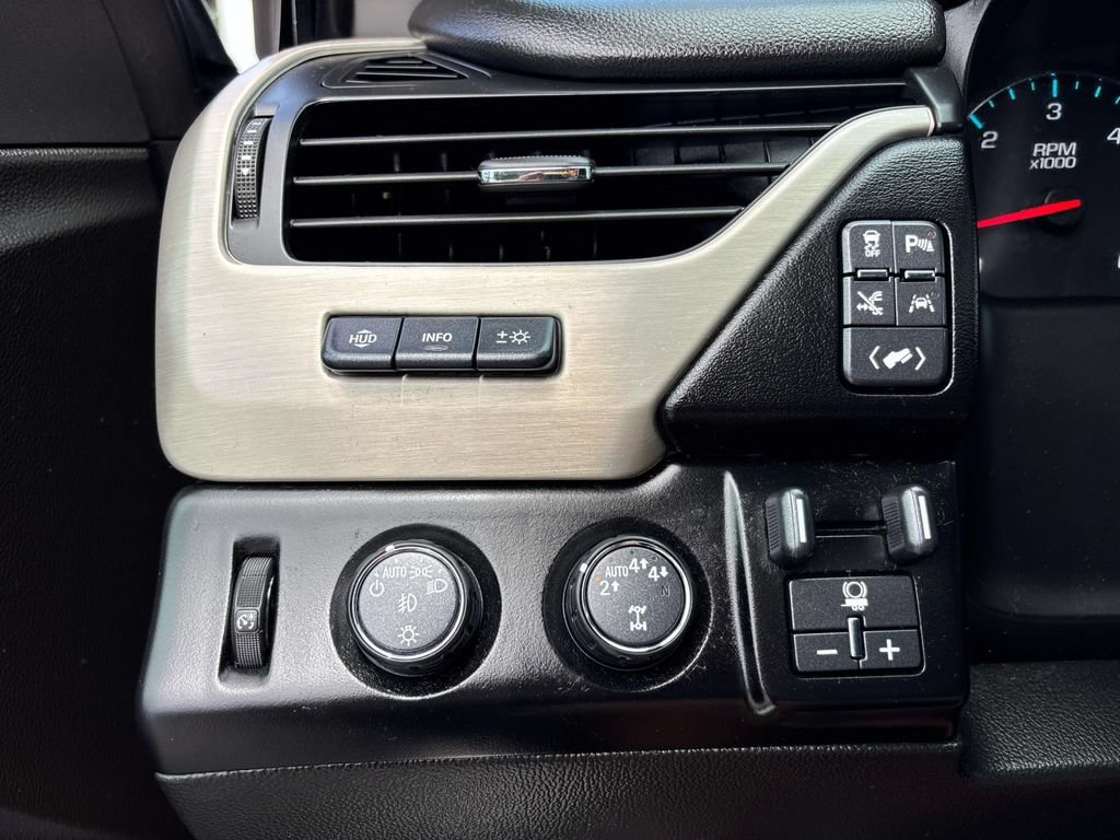 Used 2020 GMC Yukon Denali w/ Denali Ultimate Package AWD/4WD image 27