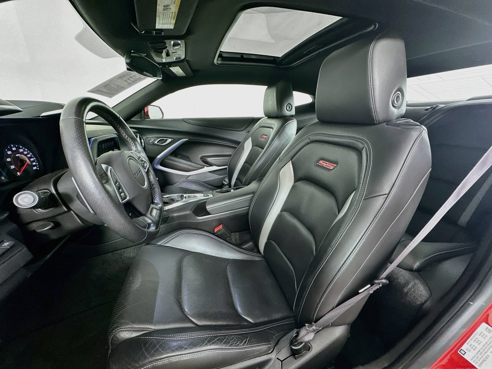 Used 2016 Chevrolet Camaro SS RWD image 23