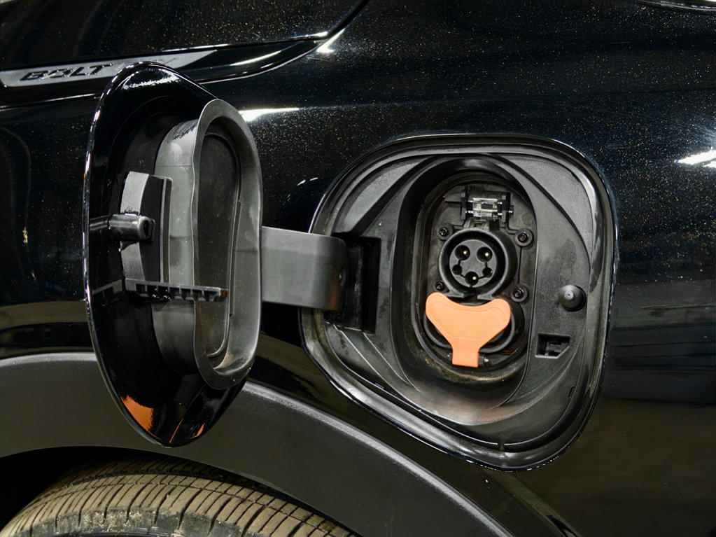 Used 2023 Chevrolet Bolt EUV Premier FWD image 5