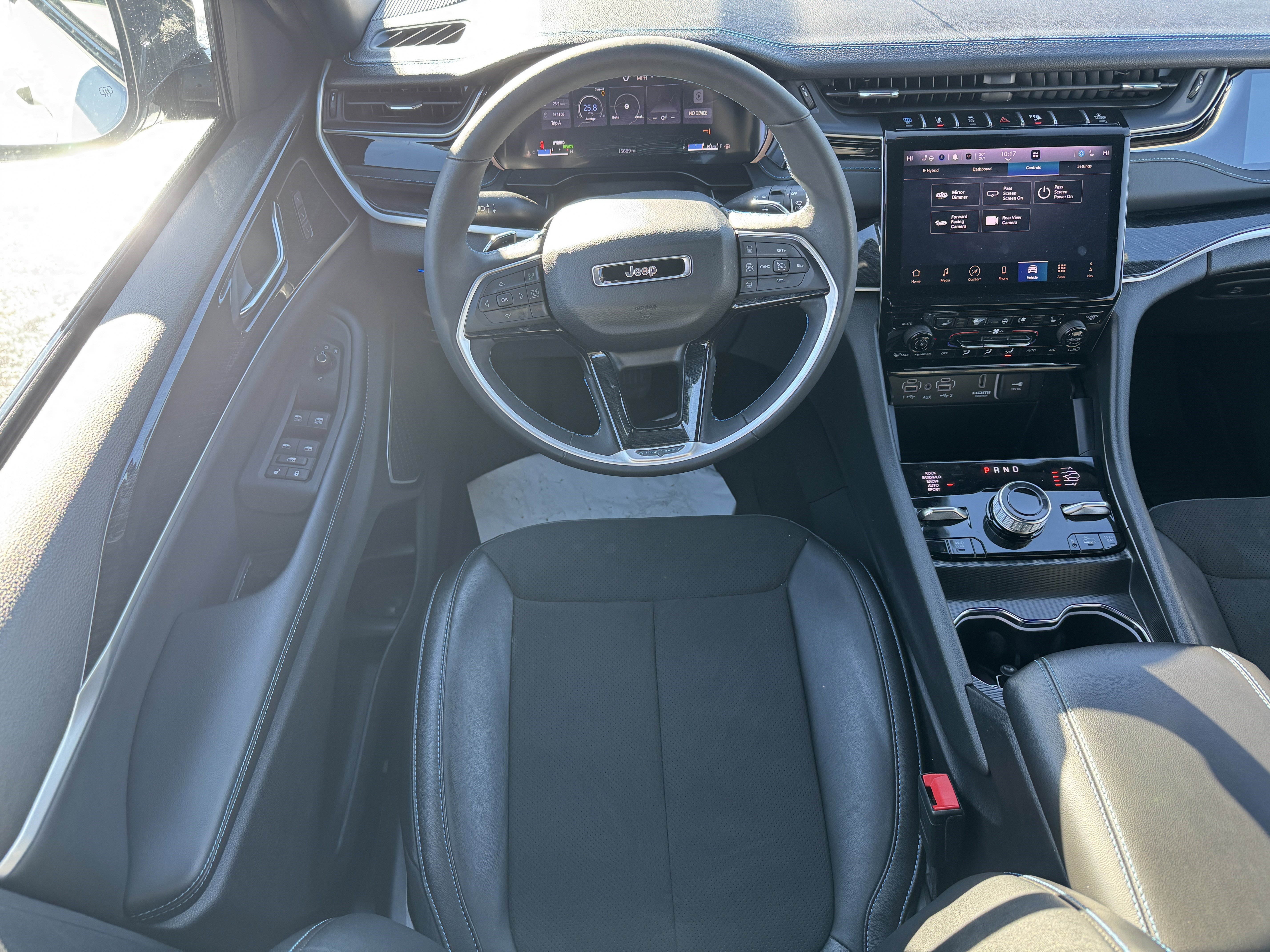 Used 2024 Jeep Grand Cherokee Trailhawk image 17