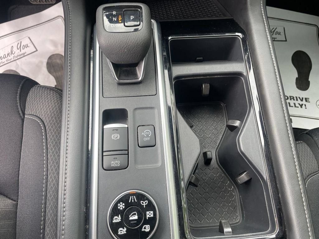 Used 2025 Nissan Pathfinder SV AWD/4WD image 28