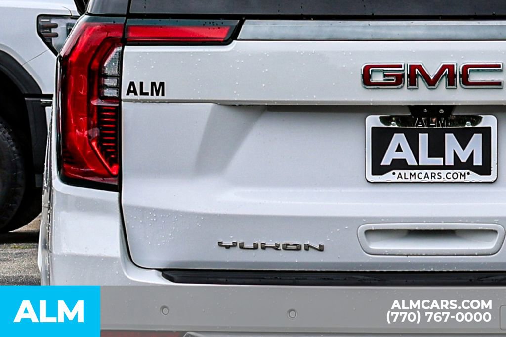 Used 2025 GMC Yukon XL AT4 w/ AT4 Premium Package AWD/4WD image 13