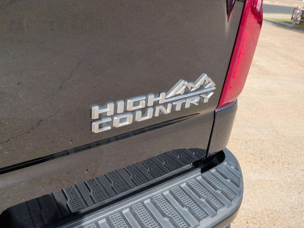 Used 2019 Chevrolet Silverado 1500 High Country w/ Technology Package AWD/4WD image 48