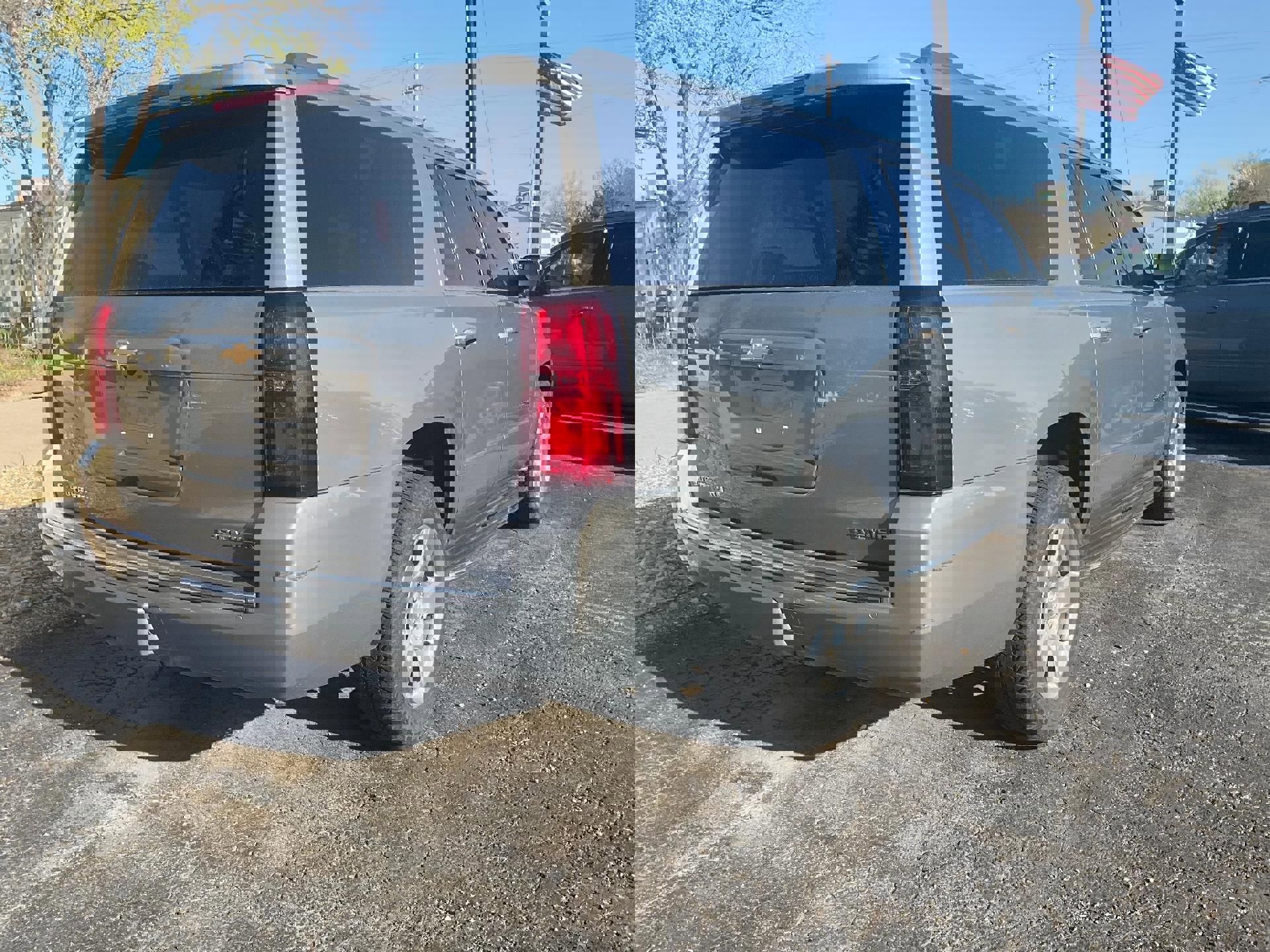 Used 2019 Chevrolet Suburban Premier image 7