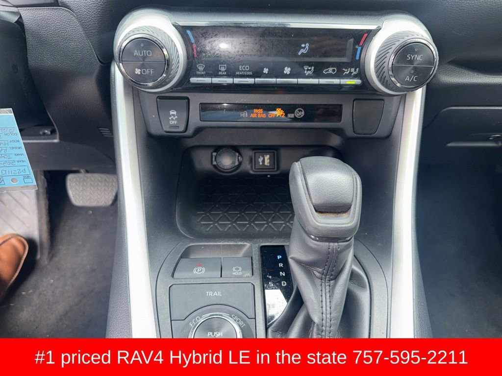 Used 2024 Toyota RAV4 LE AWD/4WD image 14