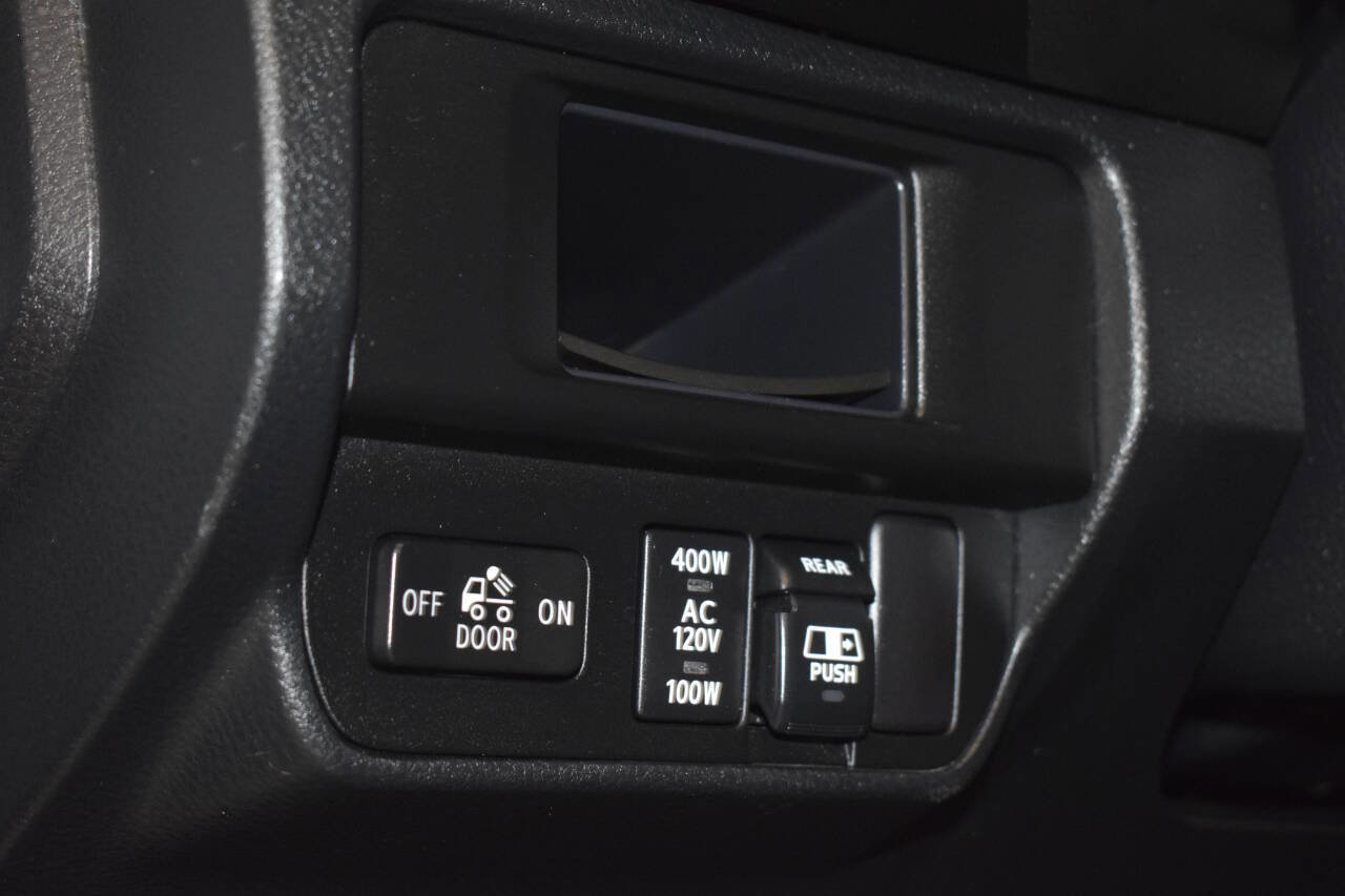 Used 2017 Toyota Tacoma TRD Off-Road image 49