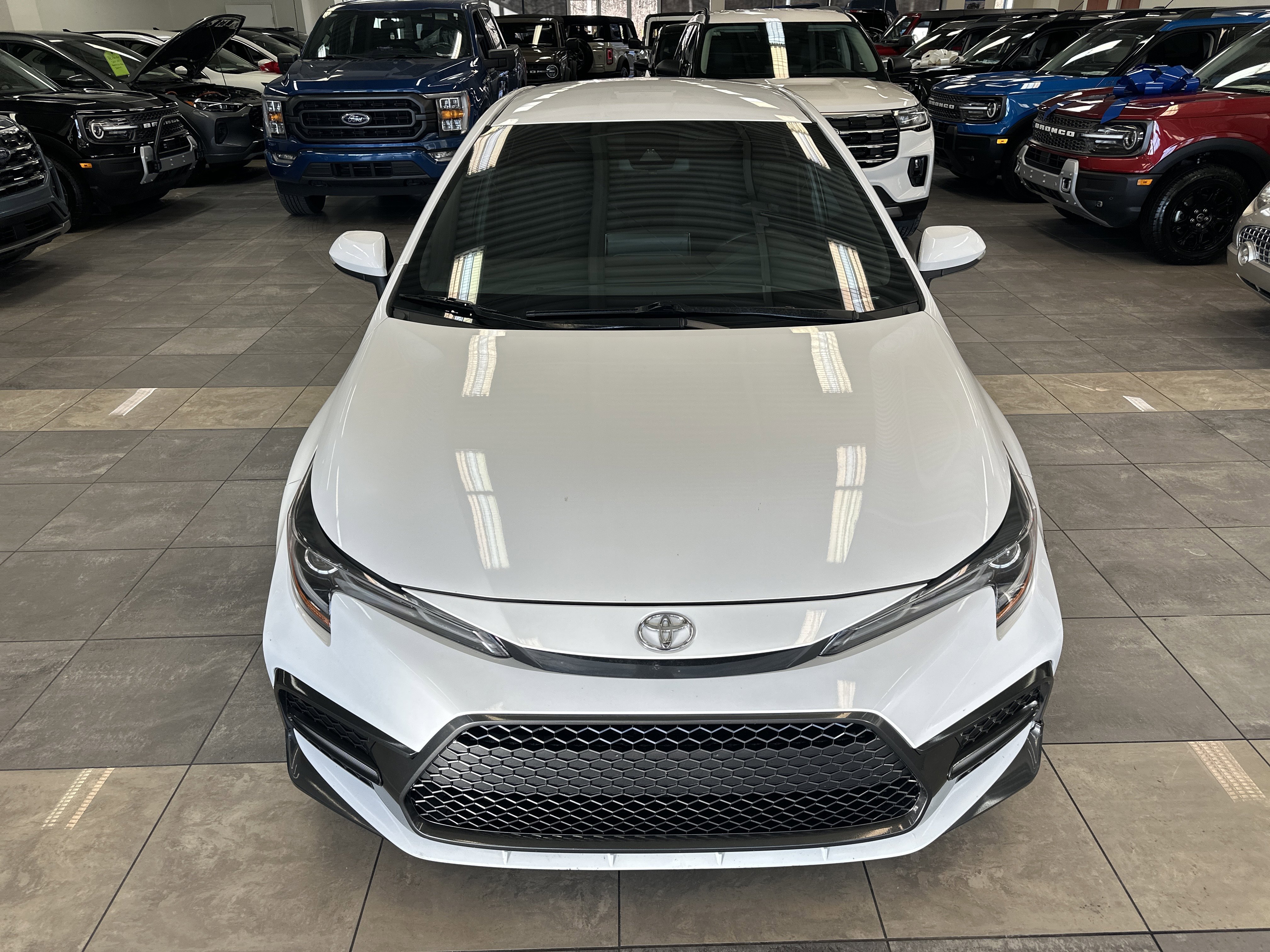 Used 2021 Toyota Corolla SE w/ Carpet Mat Package (TMS) image 19