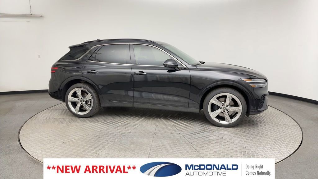 Used 2022 Genesis GV70 3.5T Sport w/ Sport Prestige Package AWD/4WD image 9