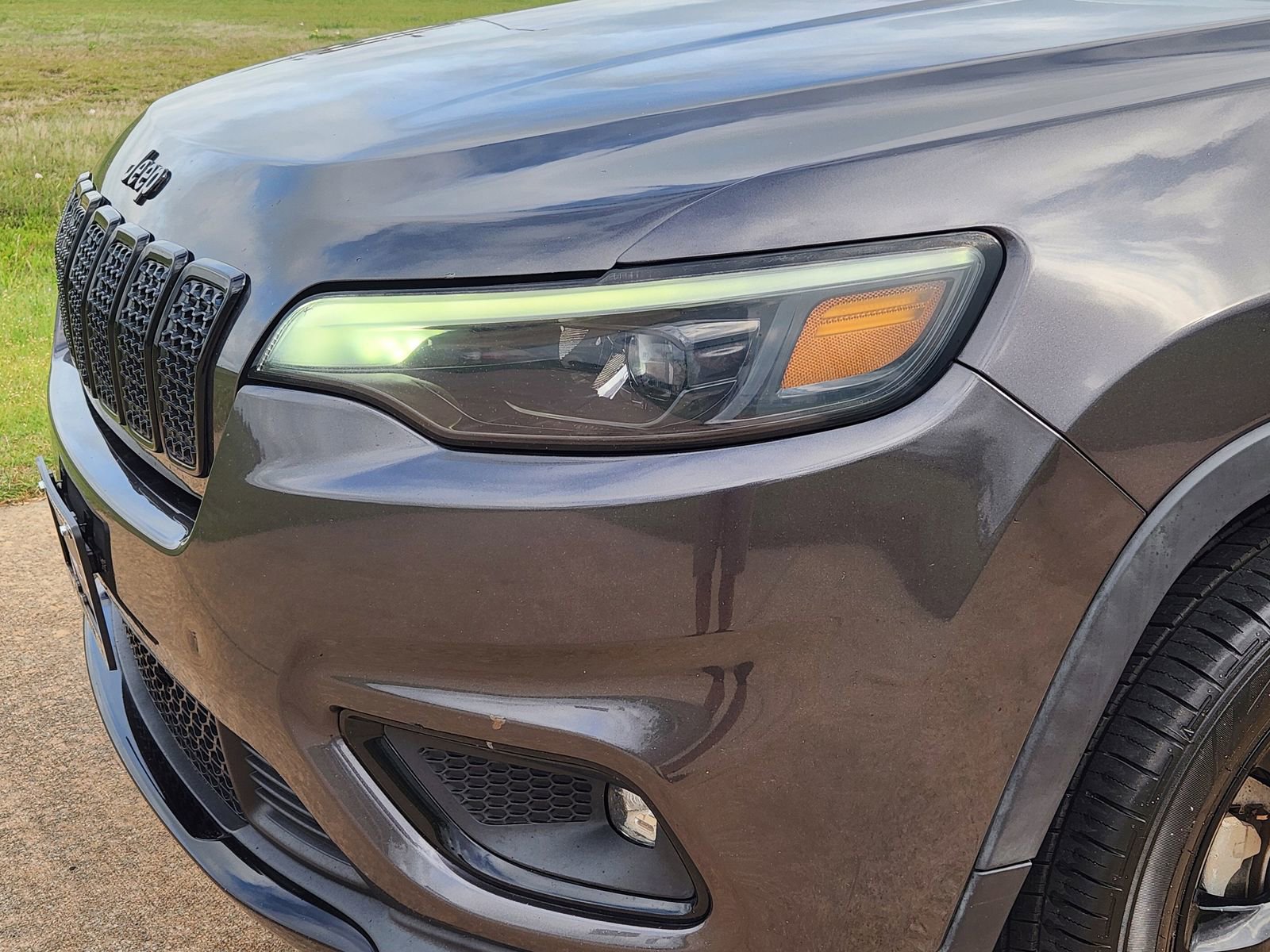 Used 2019 Jeep Cherokee Latitude Plus image 10