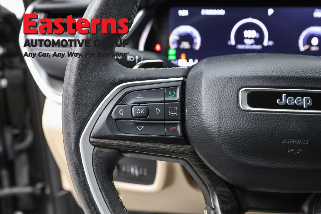 Used 2023 Jeep Grand Cherokee L Limited AWD/4WD image 16