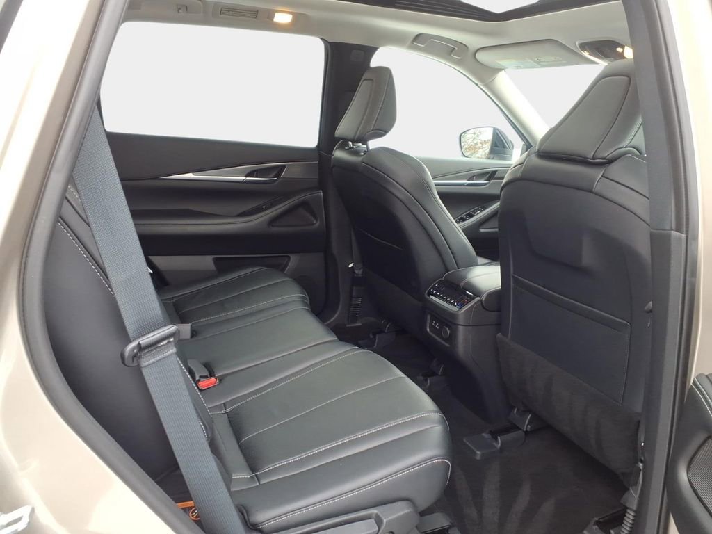 Used 2023 INFINITI QX60 Luxe image 16
