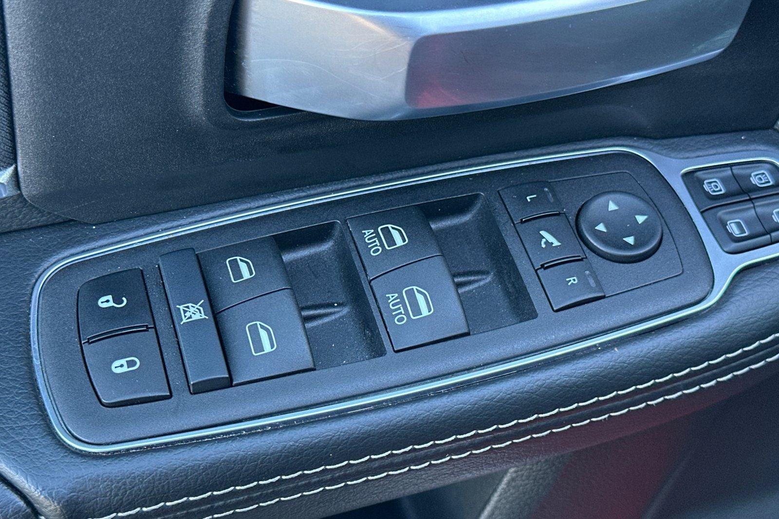 Used 2024 RAM 2500 Big Horn w/ Bed Utility Group image 13