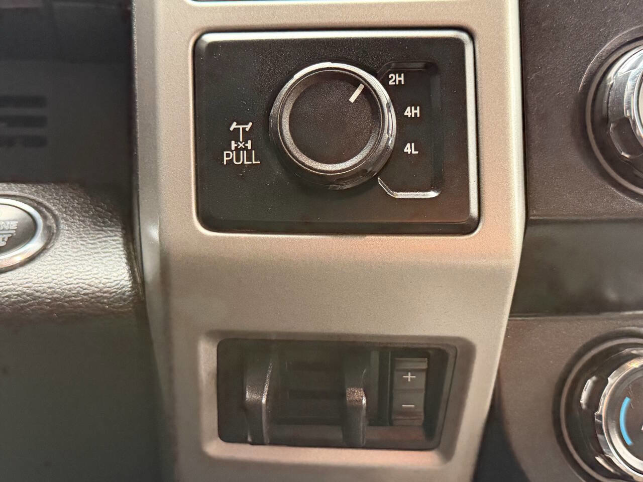 Used 2019 Ford F250 Lariat w/ Lariat Ultimate Package AWD/4WD image 31