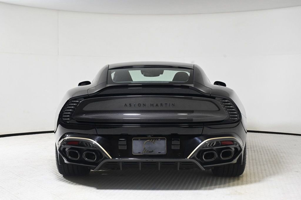 Used 2025 Aston Martin Vanquish image 16