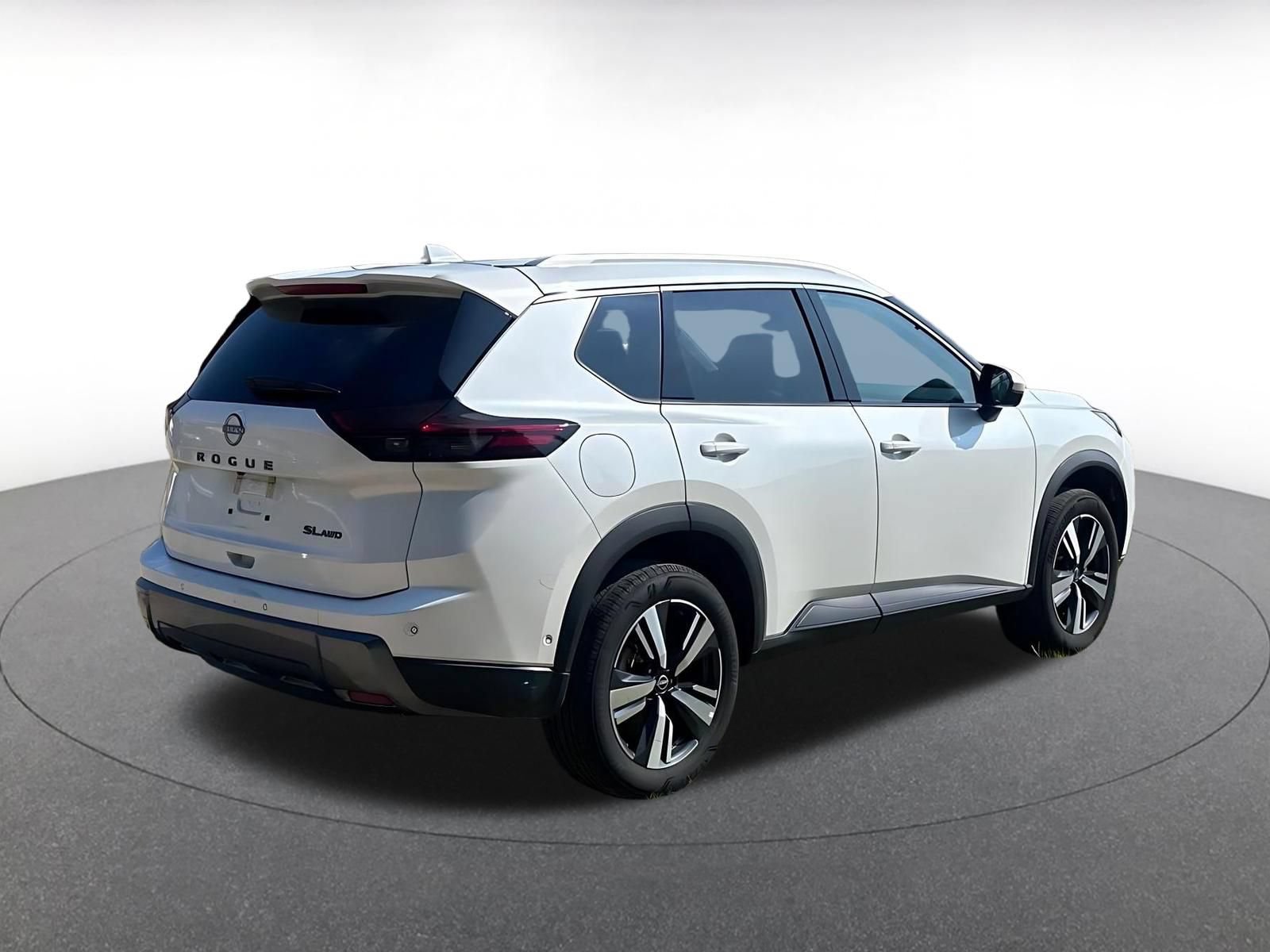 Used 2026 Nissan Rogue SL AWD/4WD image 15