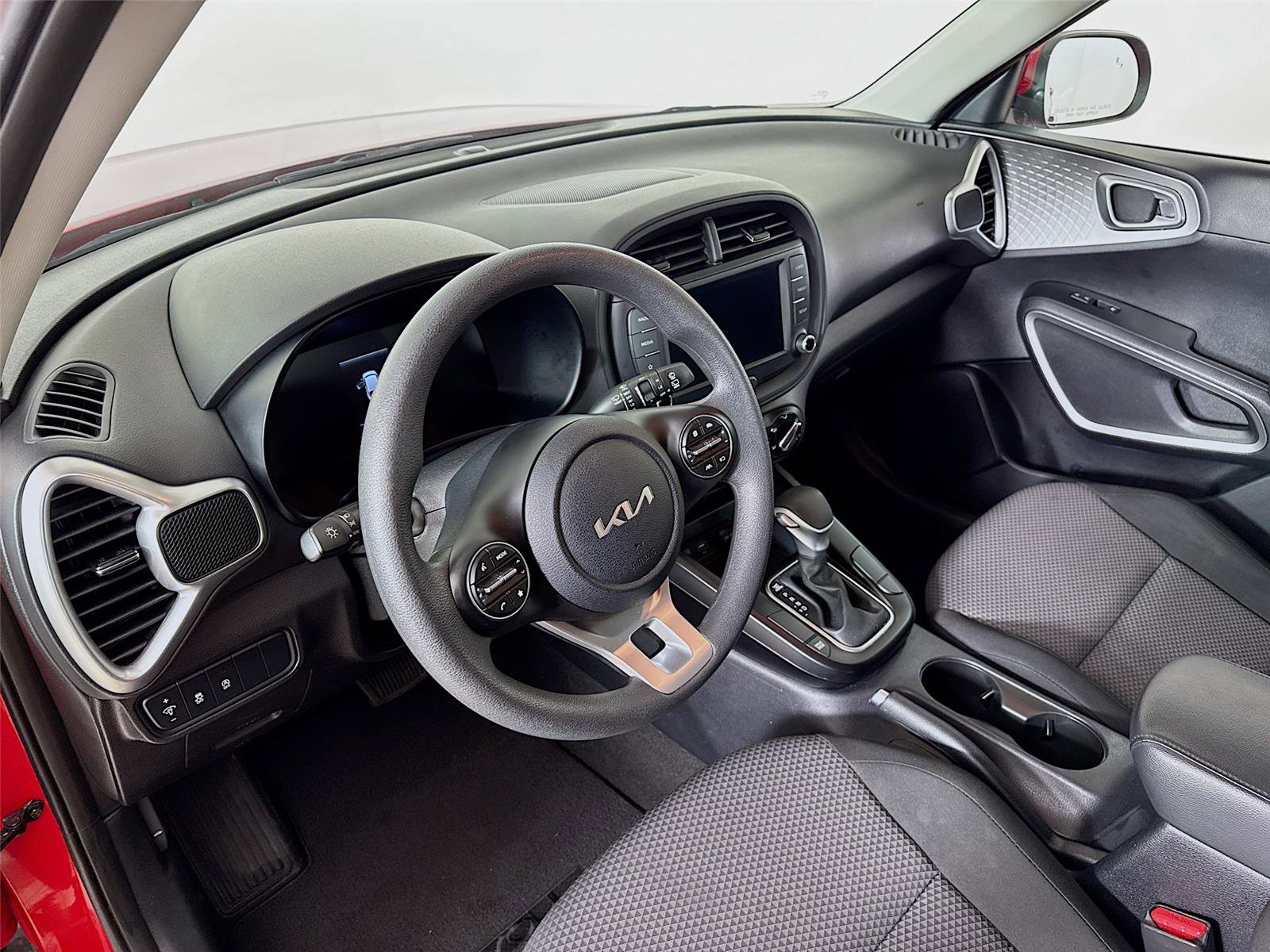 Used 2024 Kia Soul LX w/ LX Technology Package image 9