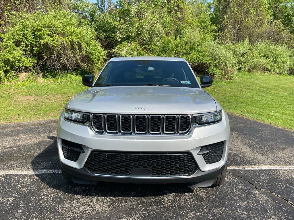 Used 2024 Jeep Grand Cherokee Laredo X w/ Luxury Tech Group I AWD/4WD image 8