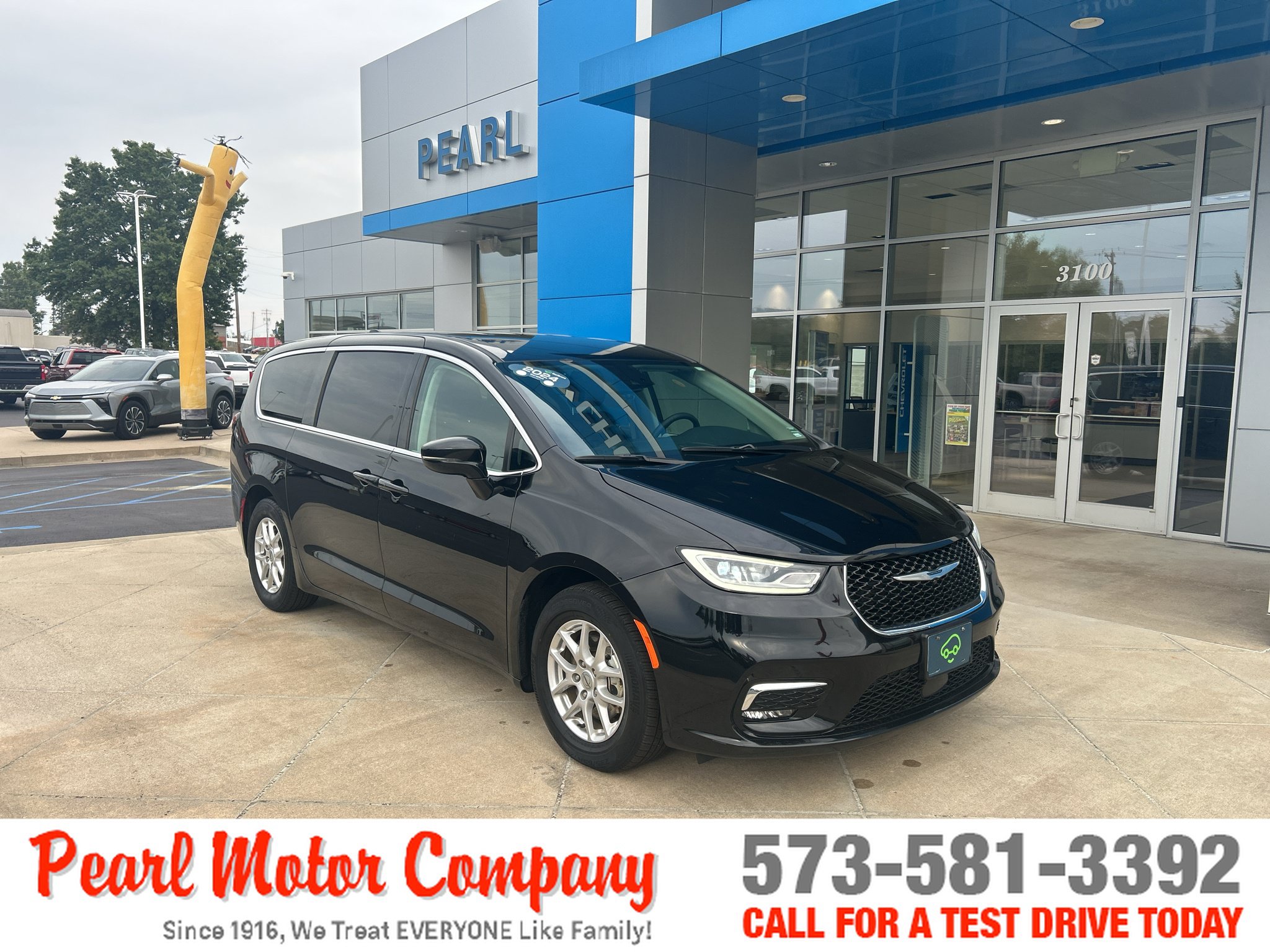 Used 2024 Chrysler Pacifica Touring-L