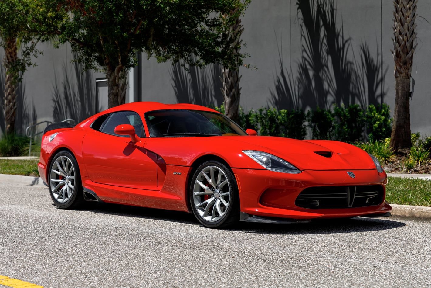 Used 2014 SRT Viper GTS w/ GTS Laguna Interior Package RWD image 1