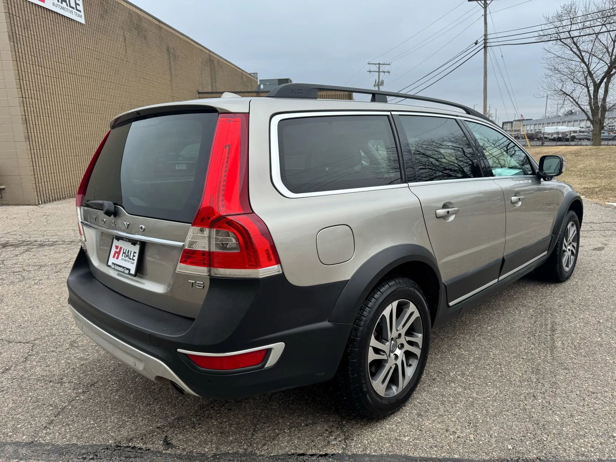 Used 2015 Volvo XC70 T5 Platinum image 9
