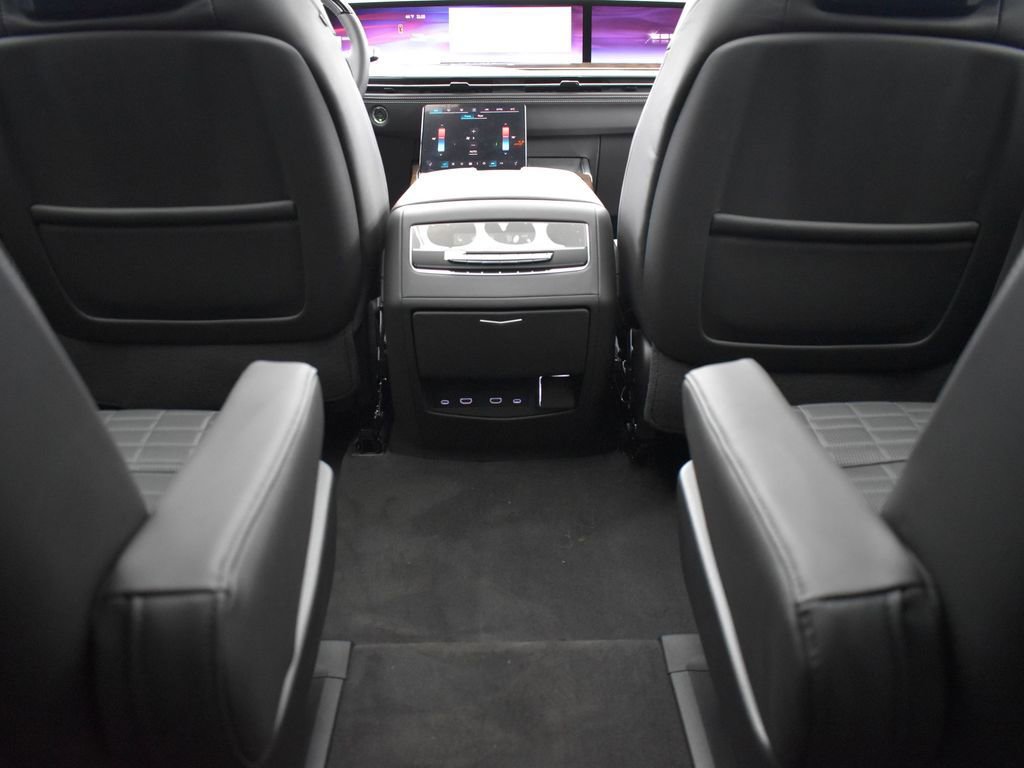 Certified 2026 Cadillac Escalade ESV Platinum Sport w/ LPO, ONYX Package image 33