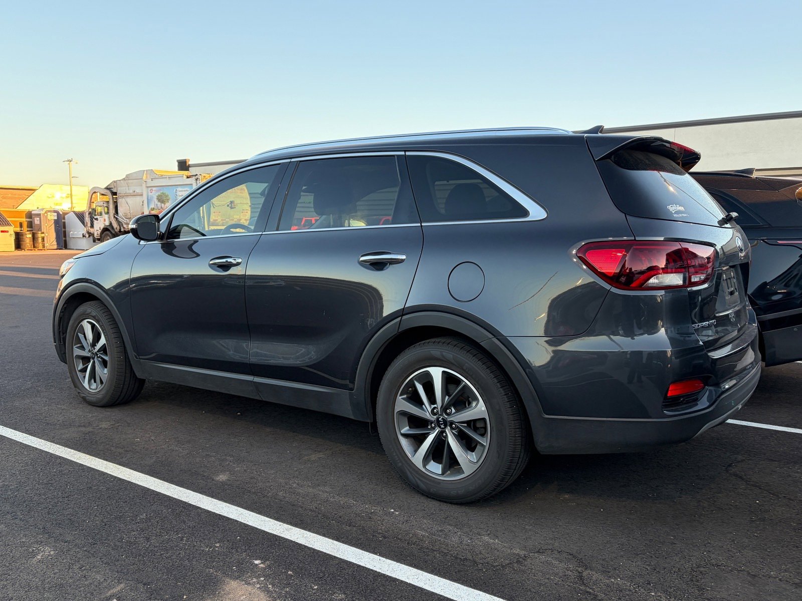 Certified 2019 Kia Sorento EX w/ EX Touring Package image 4