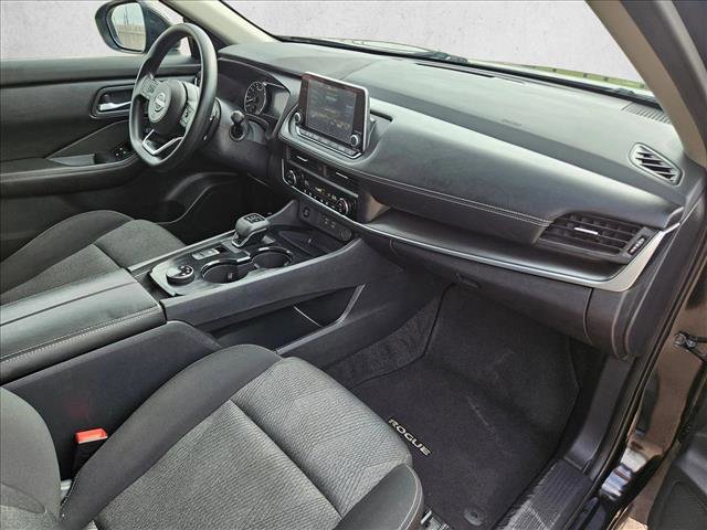 Used 2024 Nissan Rogue SV image 21