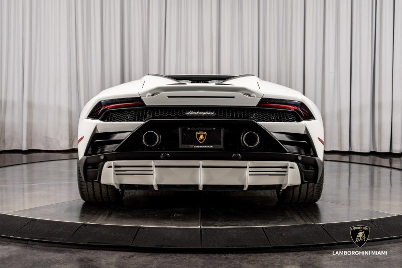 Used 2024 Lamborghini Huracan EVO image 19