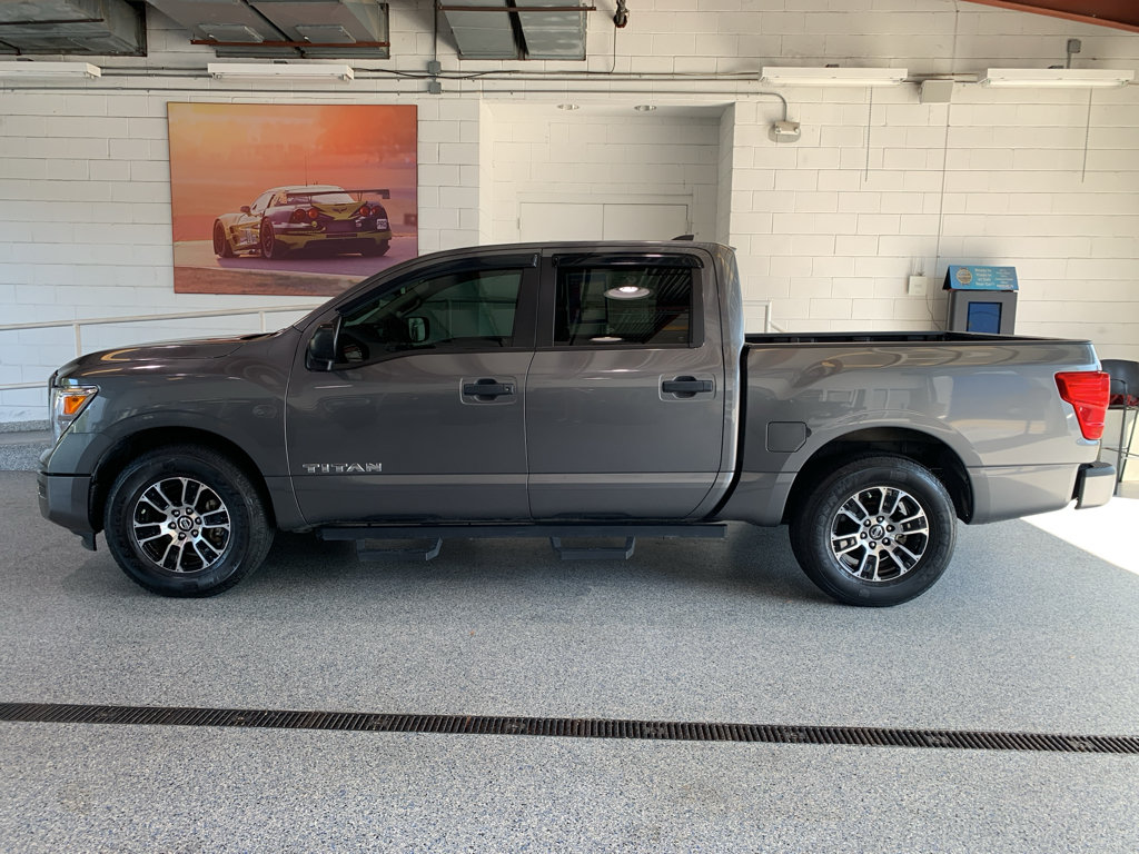 Used 2022 Nissan Titan SV RWD image 5
