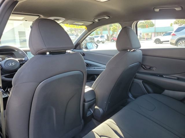 Used 2025 Hyundai Elantra Sport image 13