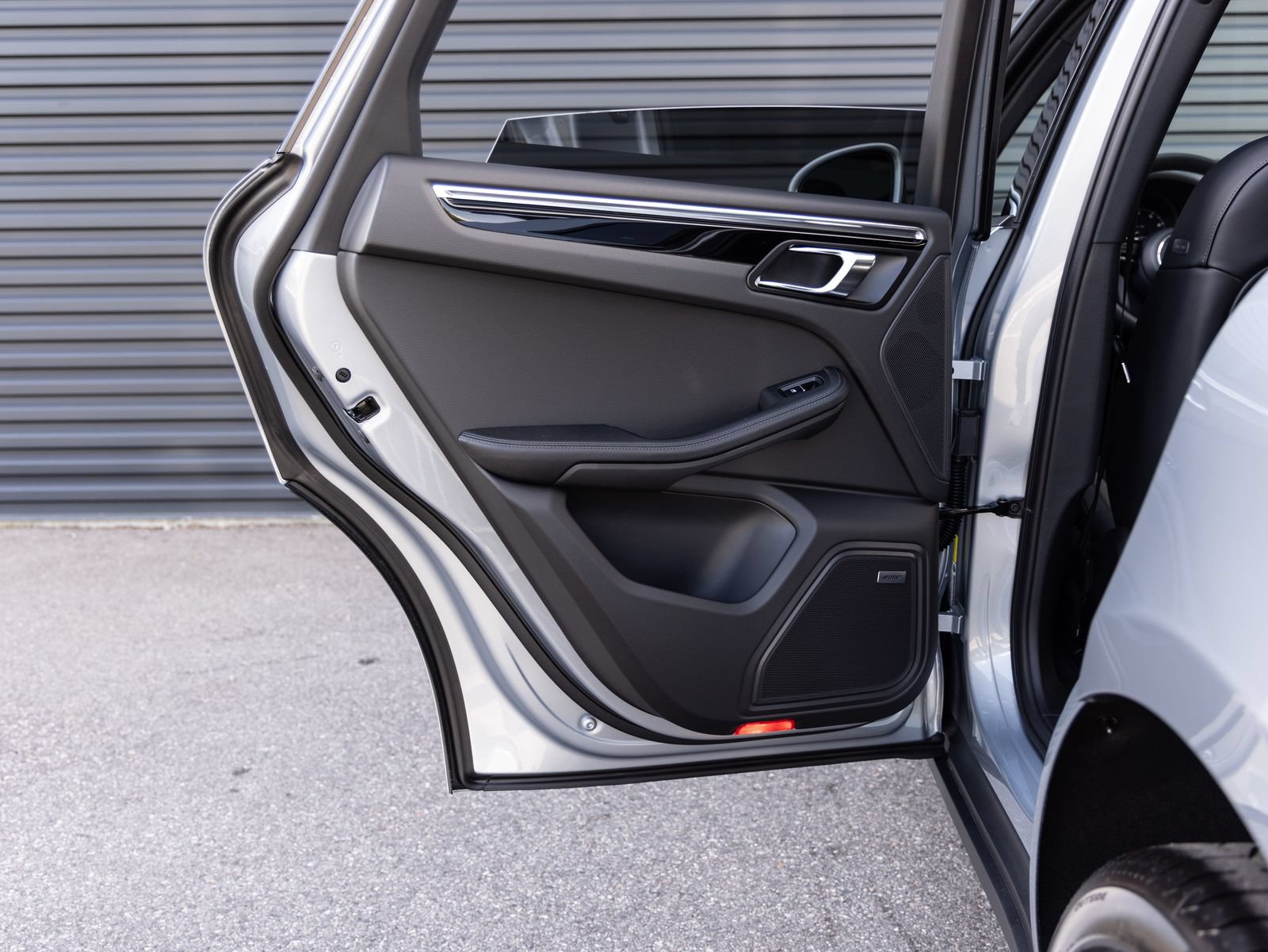 Certified 2026 Porsche Macan AWD/4WD image 25