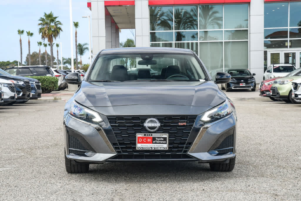 Used 2025 Nissan Altima 2.5 SR AWD/4WD image 2