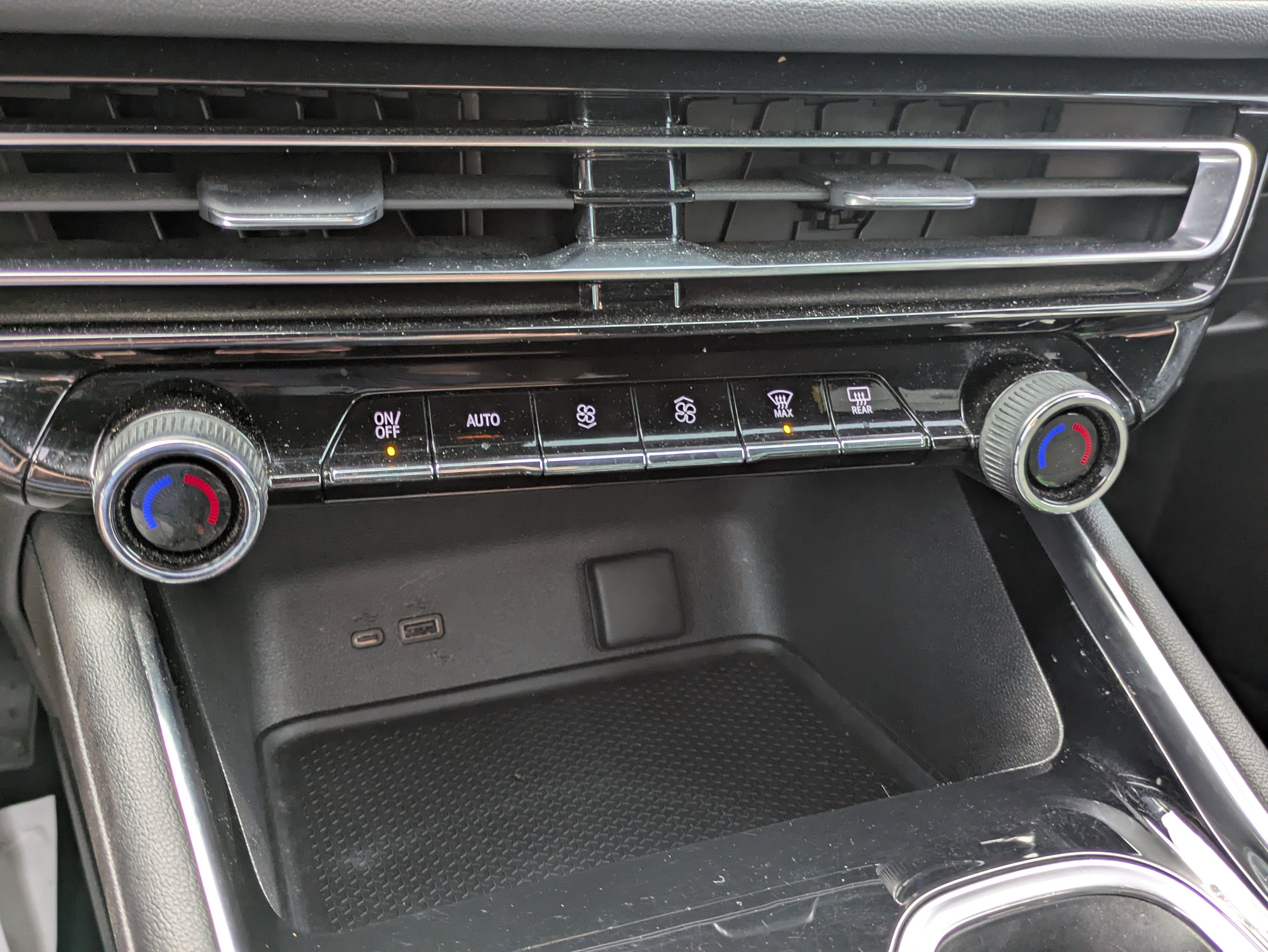 Used 2024 Chevrolet Traverse LS FWD image 18