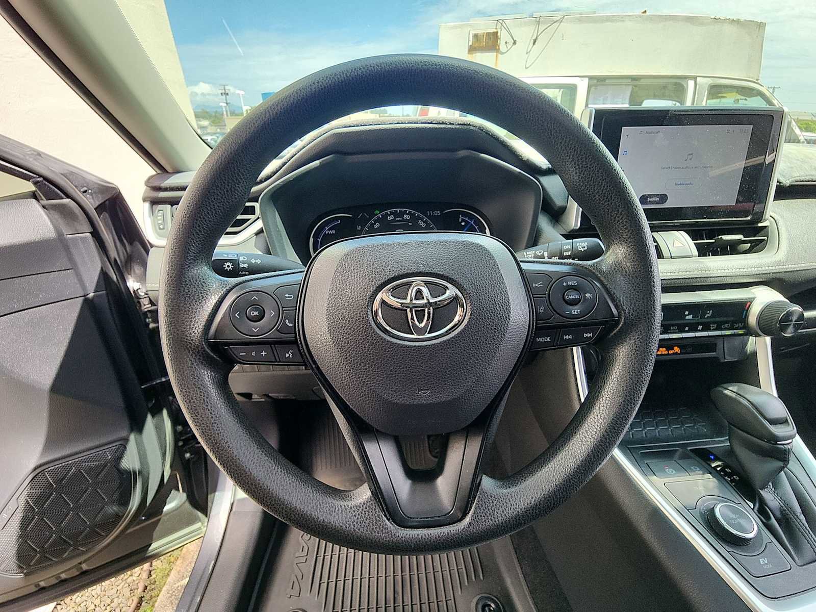 Used 2024 Toyota RAV4 XLE AWD/4WD image 15