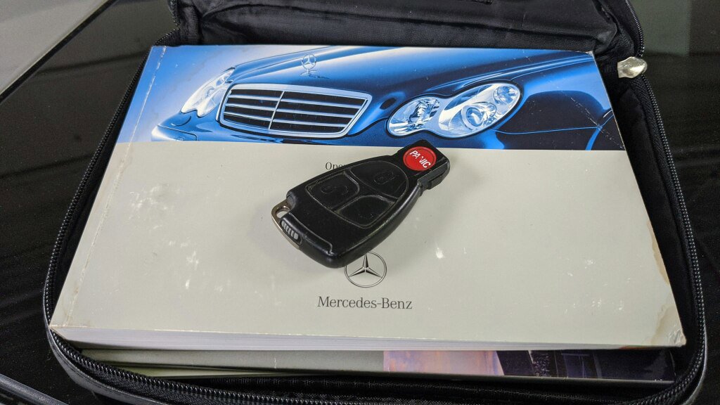 Used 2005 Mercedes-Benz C 320 4MATIC Sedan image 31