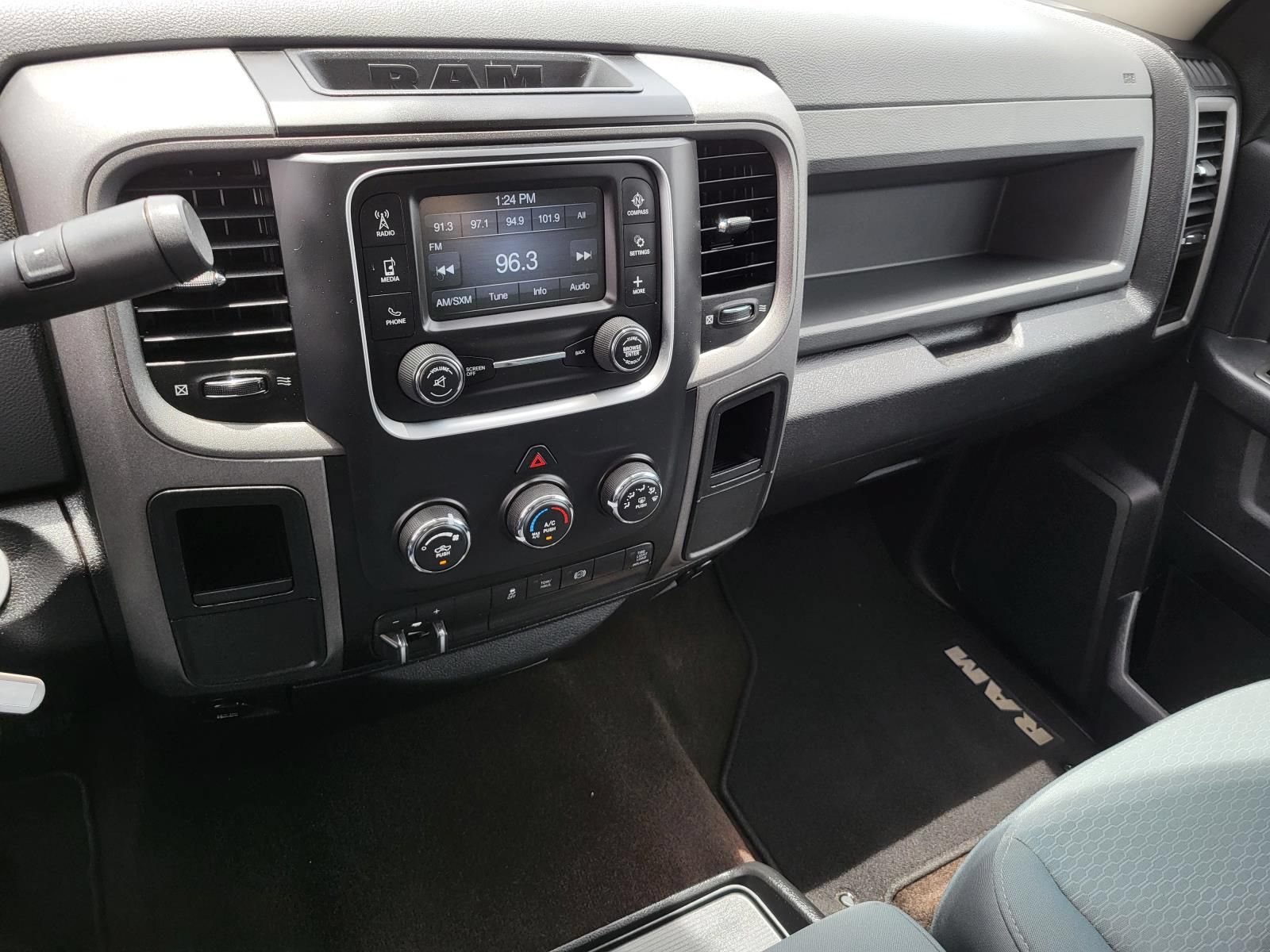 Used 2013 RAM 2500 Tradesman w/ Chrome Appearance Group RWD image 11