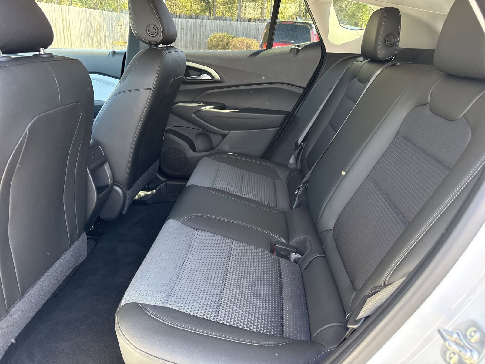 Used 2024 Chevrolet Trax LT FWD image 10