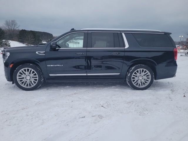 Used 2023 GMC Yukon XL Denali w/ Denali Reserve Package AWD/4WD image 11