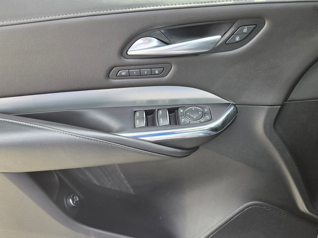 Used 2023 Cadillac XT4 Premium Luxury FWD image 27