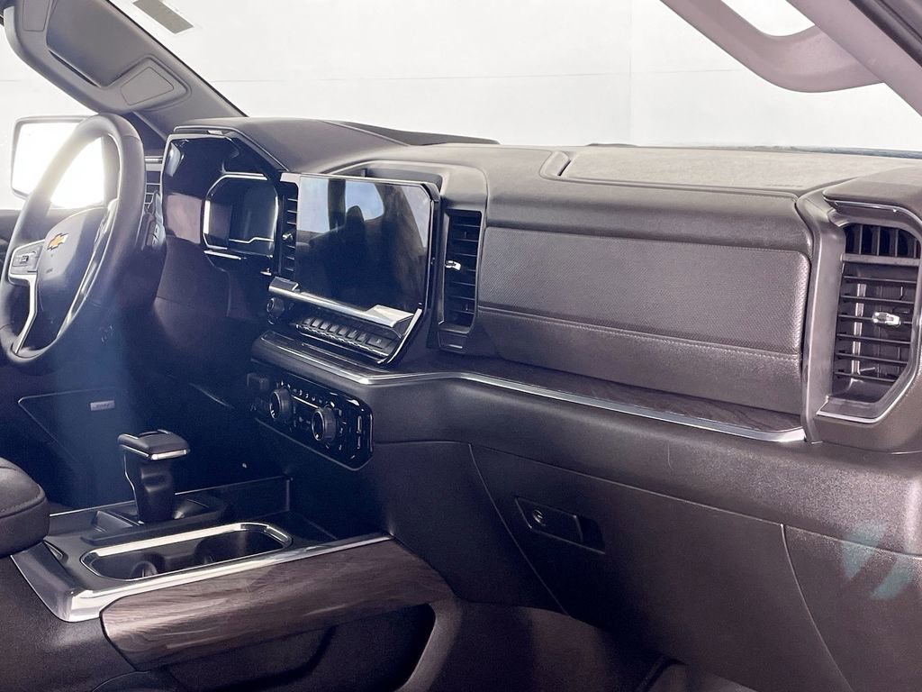 Used 2024 Chevrolet Silverado 1500 LTZ w/ LTZ Premium Package image 34