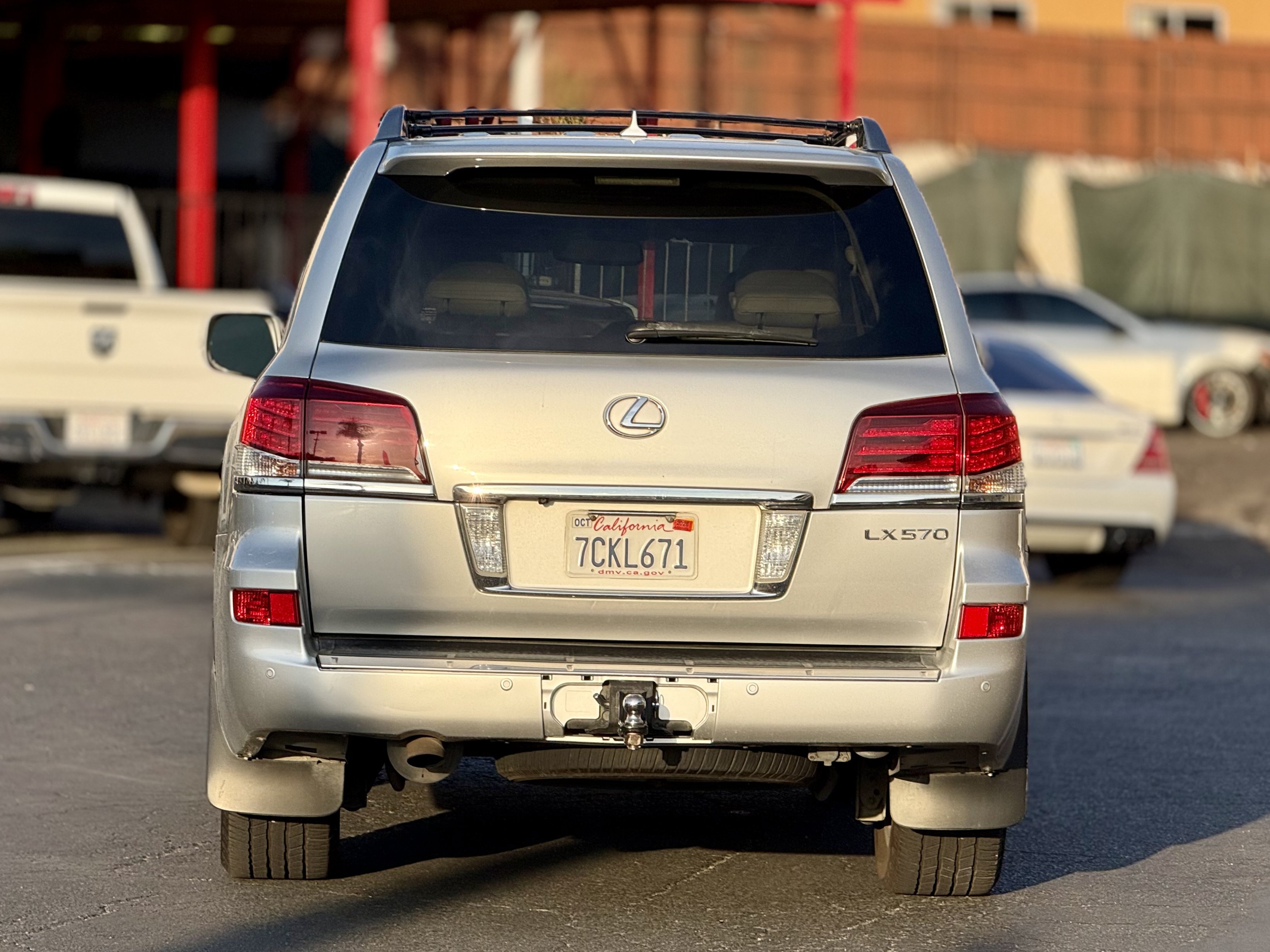 Used 2013 Lexus LX 570 4WD w/ Luxury Pkg image 11