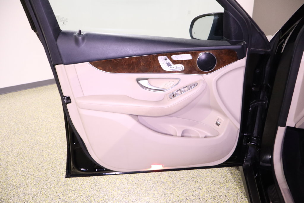 Used 2019 Mercedes-Benz GLC 300 image 36