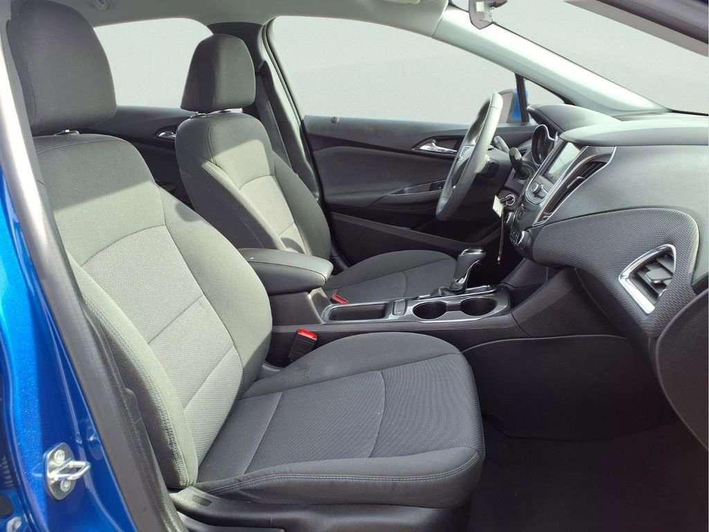 Used 2019 Chevrolet Cruze LT image 14
