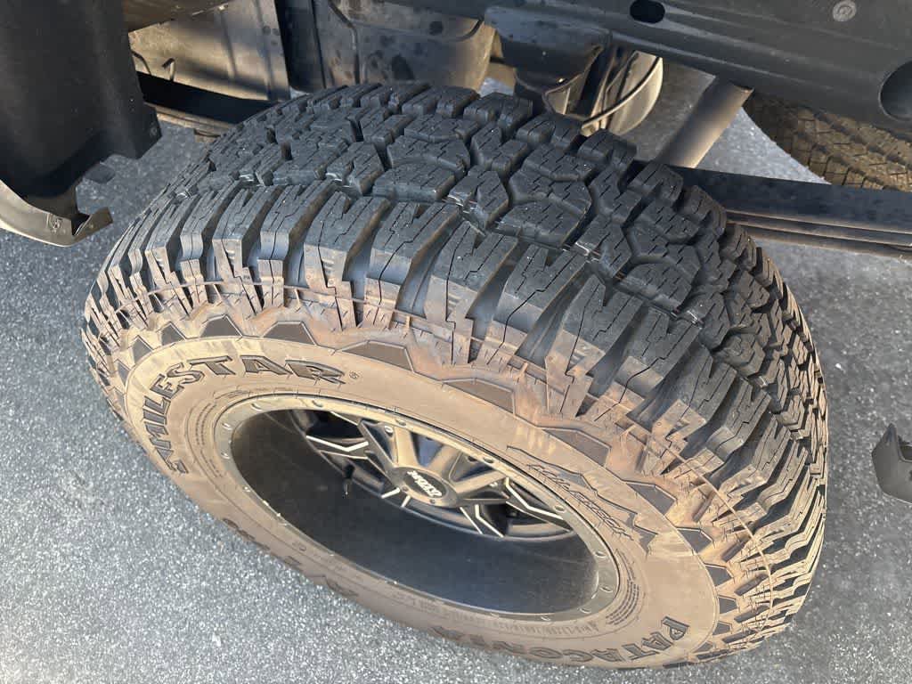 Used 2018 Chevrolet Silverado 1500 LT w/ All Star Edition AWD/4WD image 8