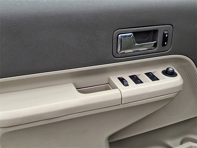 Used 2009 Ford Edge SE image 12