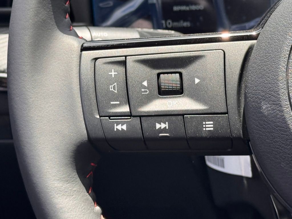 New 2025 Nissan Kicks SR image 10