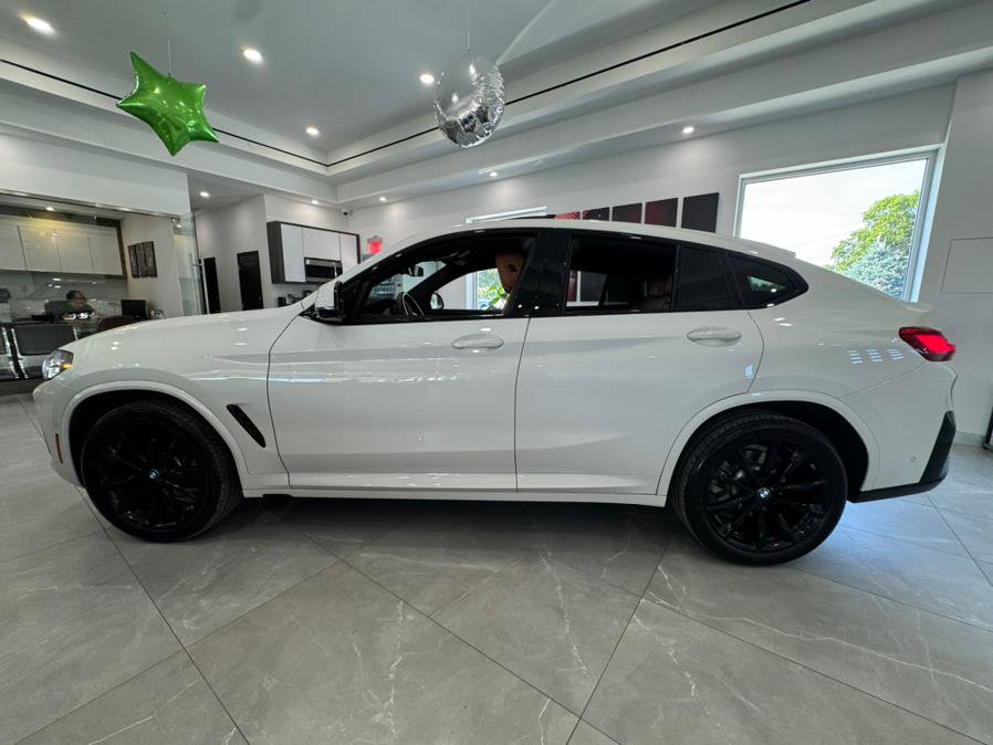 Used 2025 BMW X4 xDrive30i w/ Premium Package image 4