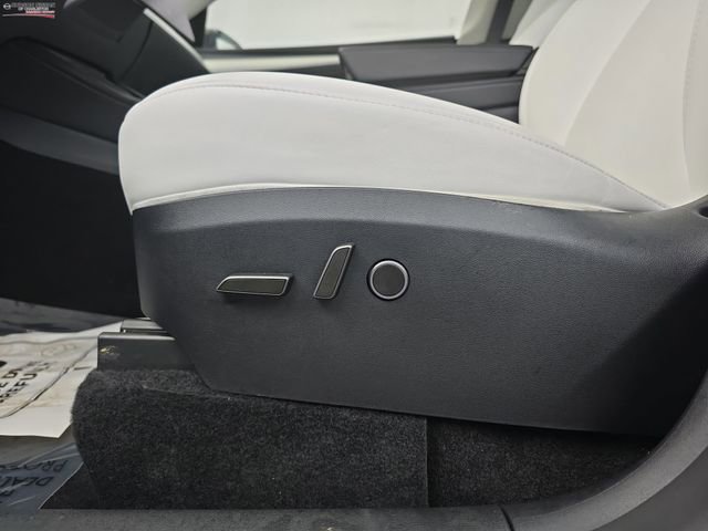 Used 2025 Tesla Model Y Long Range image 24