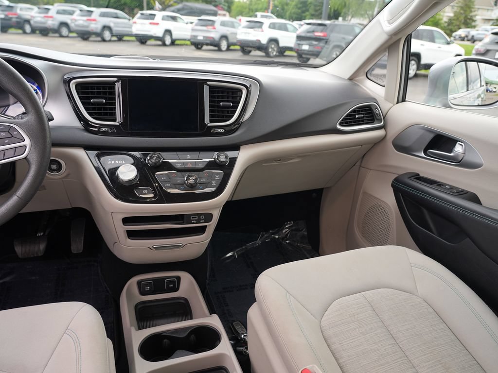 Used 2017 Chrysler Pacifica Touring Plus FWD image 20