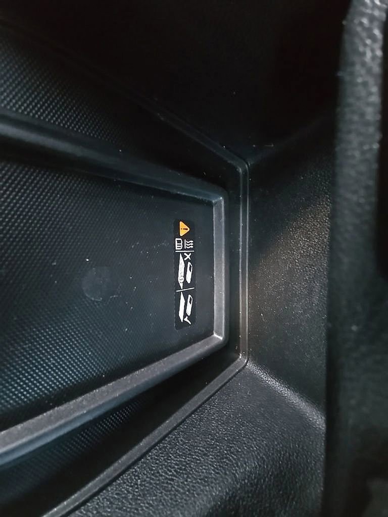 Used 2023 Chevrolet Traverse LT image 21